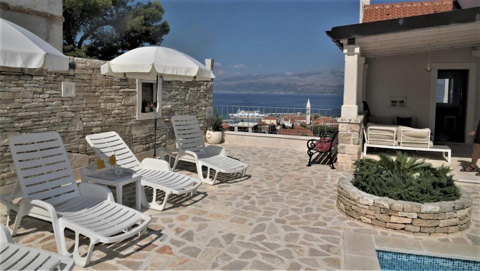 Villa Aries Supetar Extérieur photo