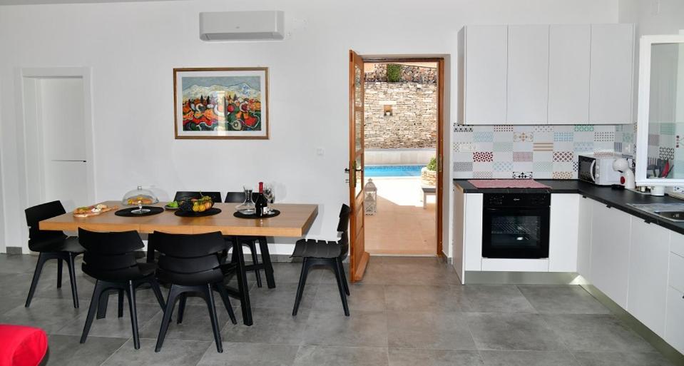 Villa Aries Supetar Extérieur photo